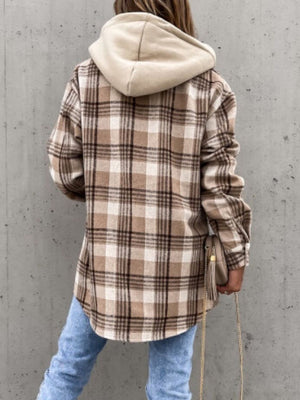 Oversized camel plaid shacket with hood, buttoned, casual style.