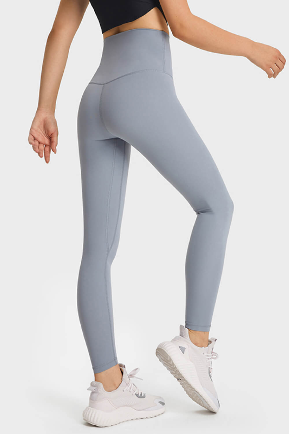 SoftLux high rise leggings in Steel with seamless detailing and a flattering fit.