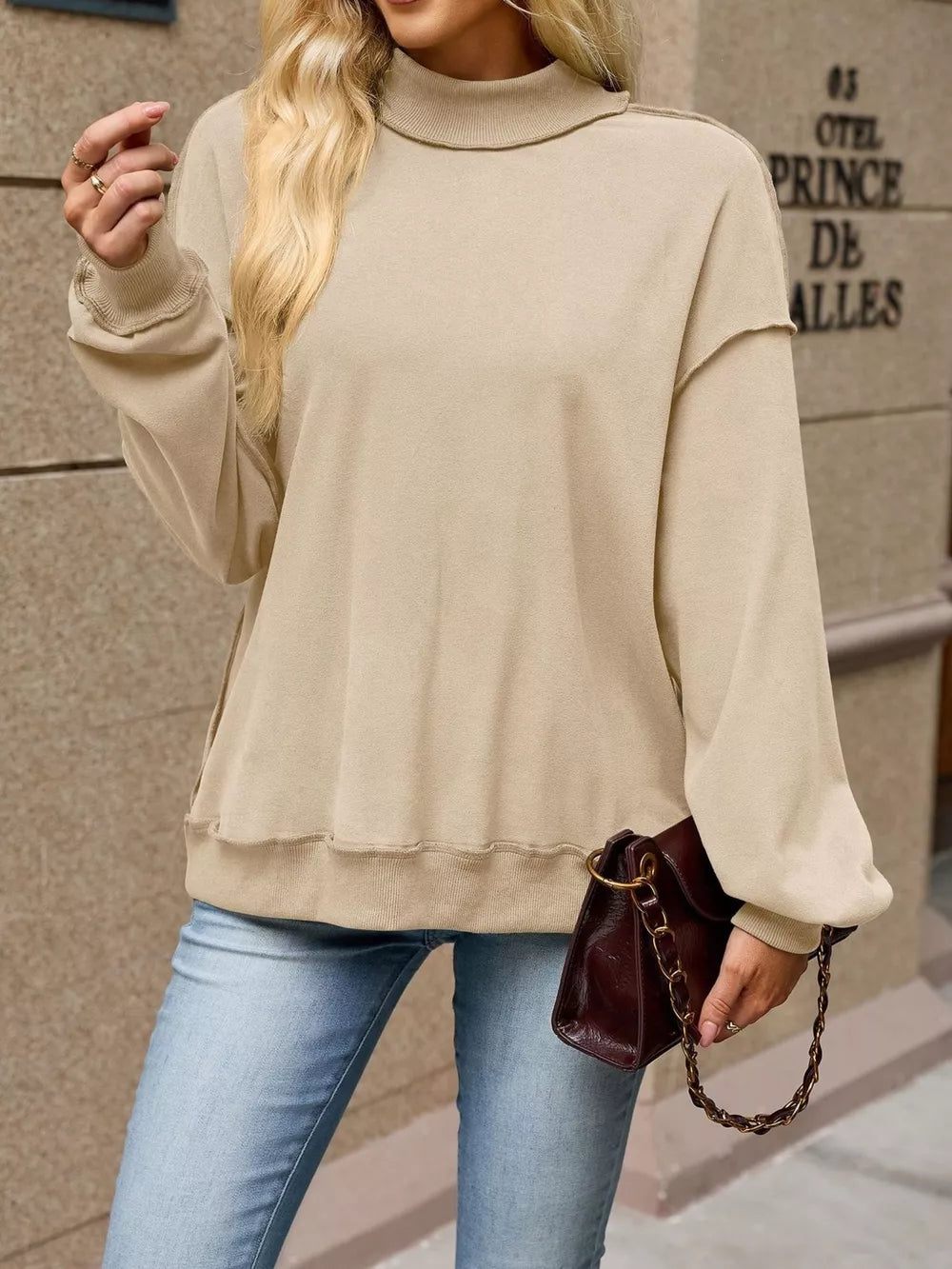 athleisure sweatshirt in Brown with crew neck