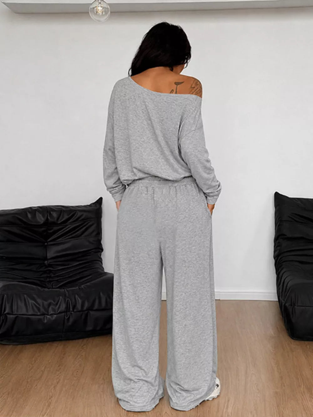 Loose Fit One-shoulder T-shirt And Pants Set Plus Size in Black, close-up detail