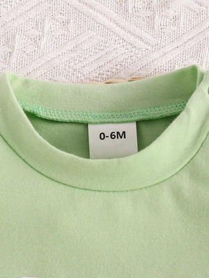 Children's Letter Round Neck Tee And Shorts Set in Light Green, fit detail