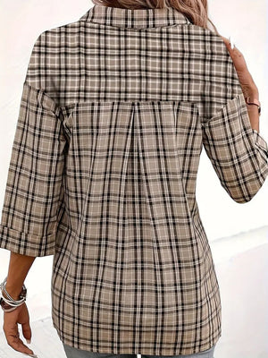 Plaid-panel ribbed knit shirt in Dust Storm with a collared neckline and 3/4 sleeves.