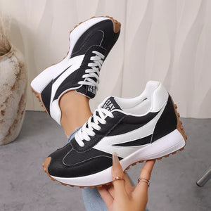 Color-blocked Platform Casual Sneakers in Black, alternate angle