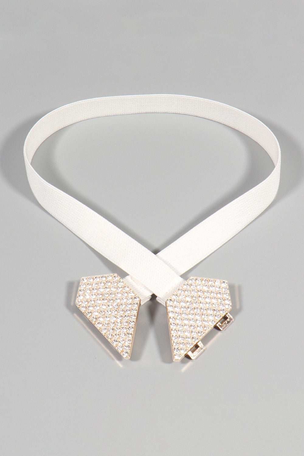 White elastic belt with geometric crystal heart buckle