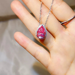 Sterling Silver Moissanite Pendant Necklace, close-up detail