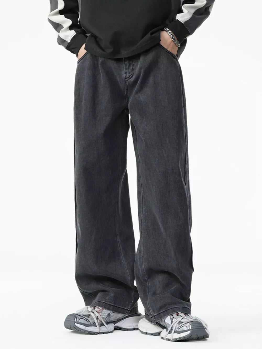 Men's dark wash cotton wide-leg jeans with a casual oversized fit.
