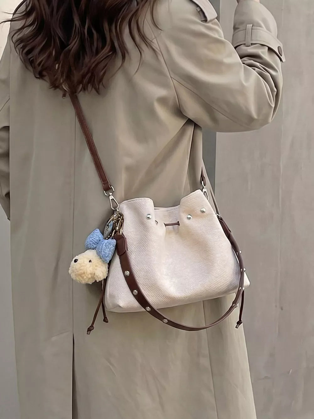 Bucket Crossbody Bag in Blue, fit detail