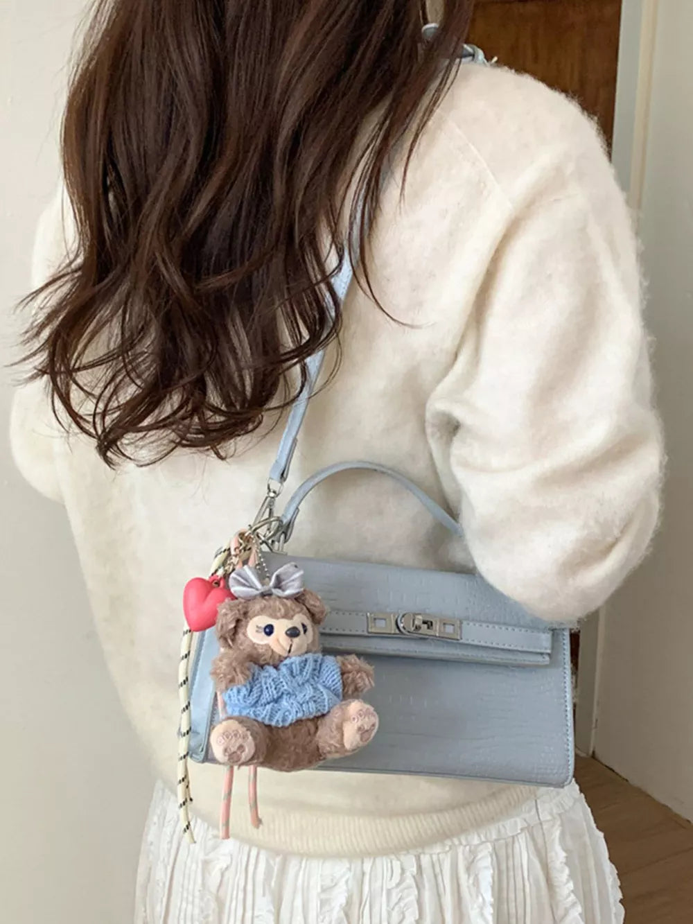Croc-embossed Pu Leather Crossbody Bag in Pink, close-up detail