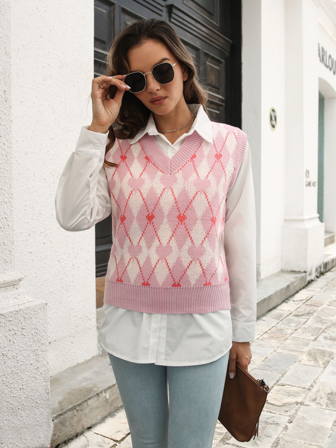 Argyle knit vest in blush pink with heart motif, v-neck, acrylic.