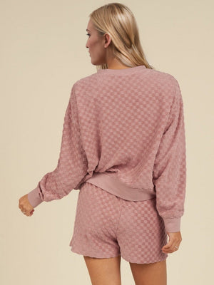 Pale Blush checkered loungewear set with round neck sweatshirt and shorts