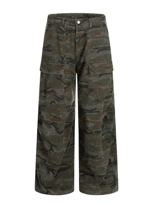 Men's Camouflage Cargo Pants in Green Camouflage, front view