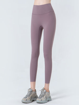 Sculpted crop leggings in lavender with a high waistband and subtle seam details.