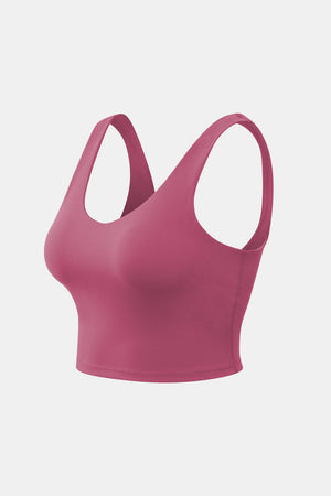 Performance scoop crop top in Deep Rose with wide straps and a seamless finish.