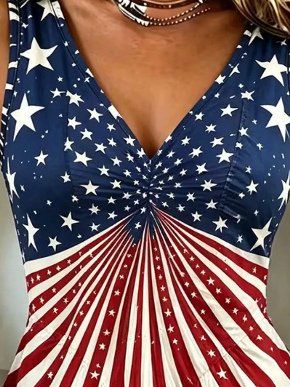 American Flag Print V-neck Sleeveless Tank Plus Size in Red, back view