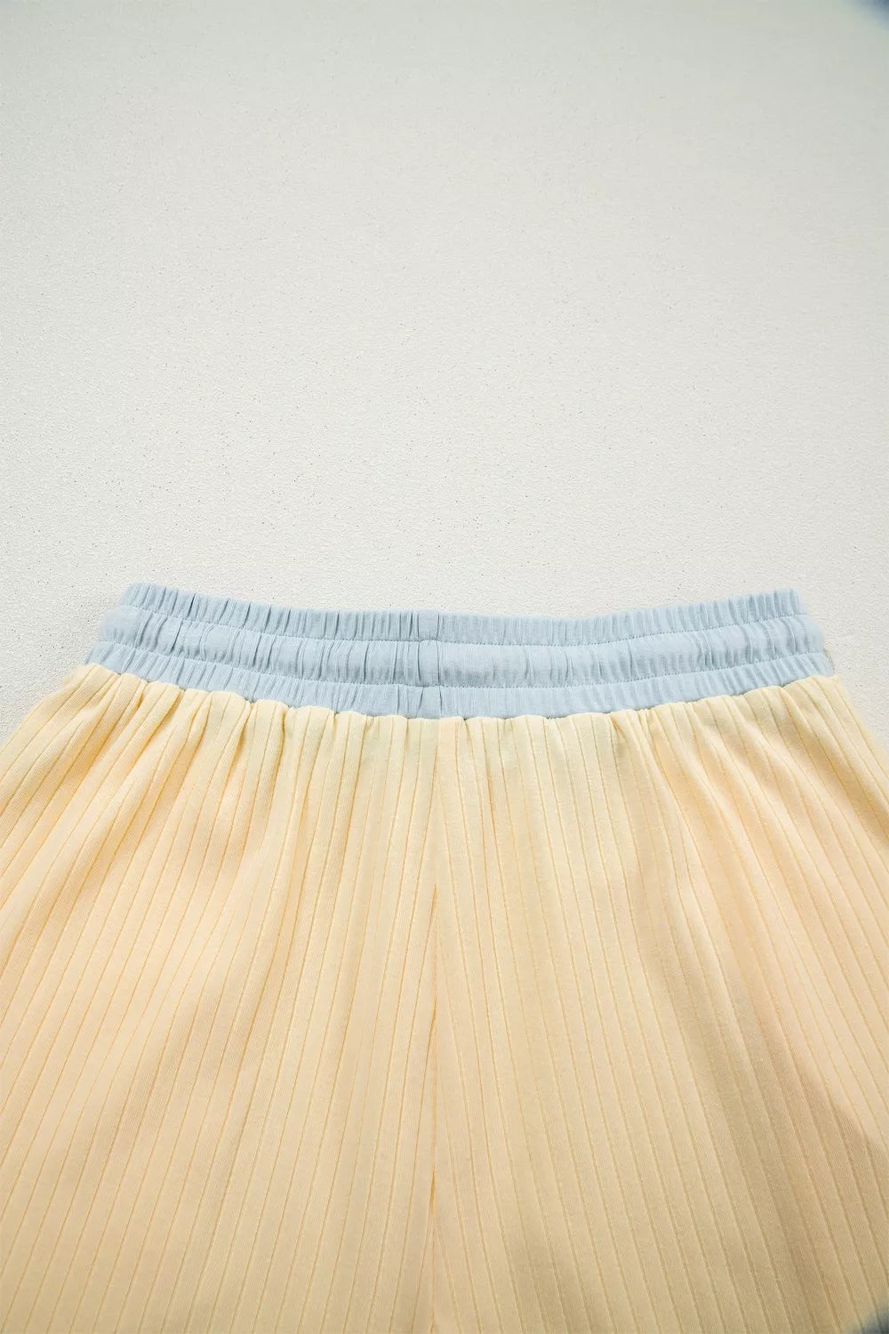 Color block ribbed shorts with light blue elastic waistband