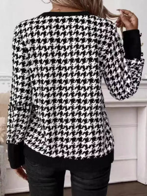 Printed V-neck Long Sleeve T-shirt in houndstooth, alternate angle