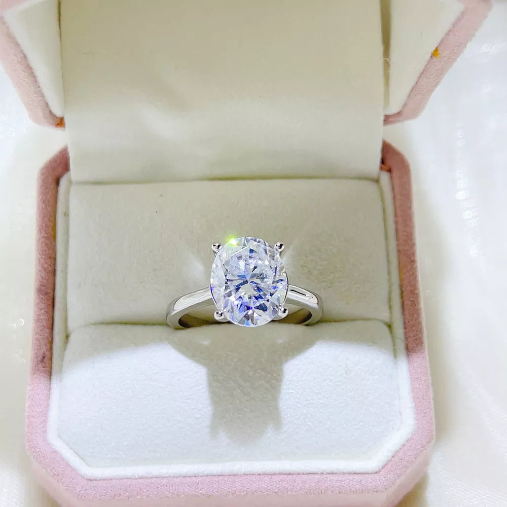 1 Carat Oval Moissanite Solitaire Sterling Silver Ring, close-up detail