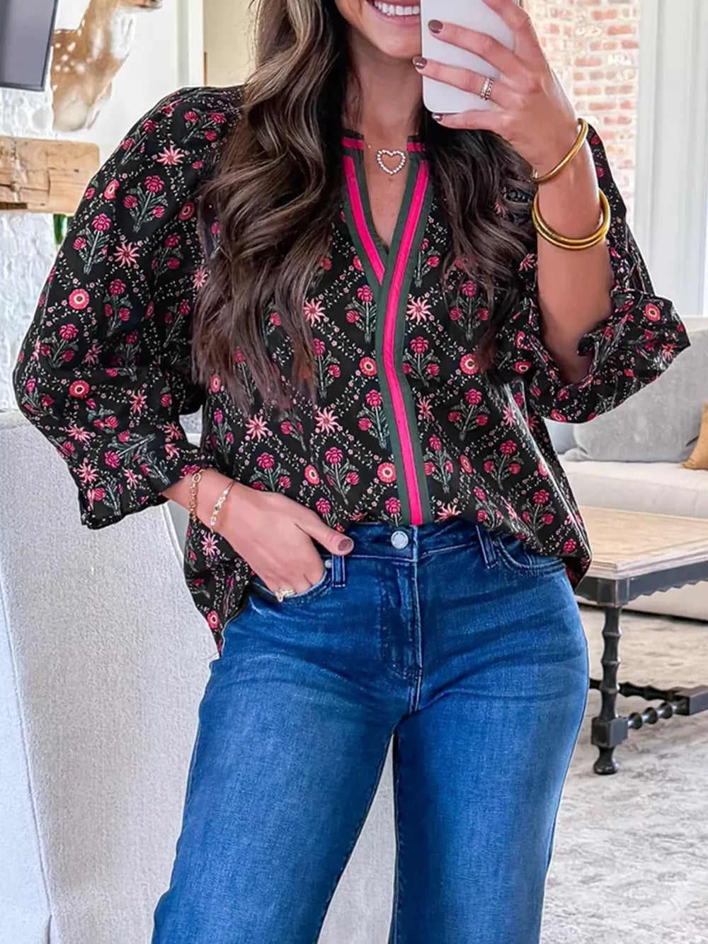 Vintage floral contrast blouse with bracelet sleeves and V-neckline.