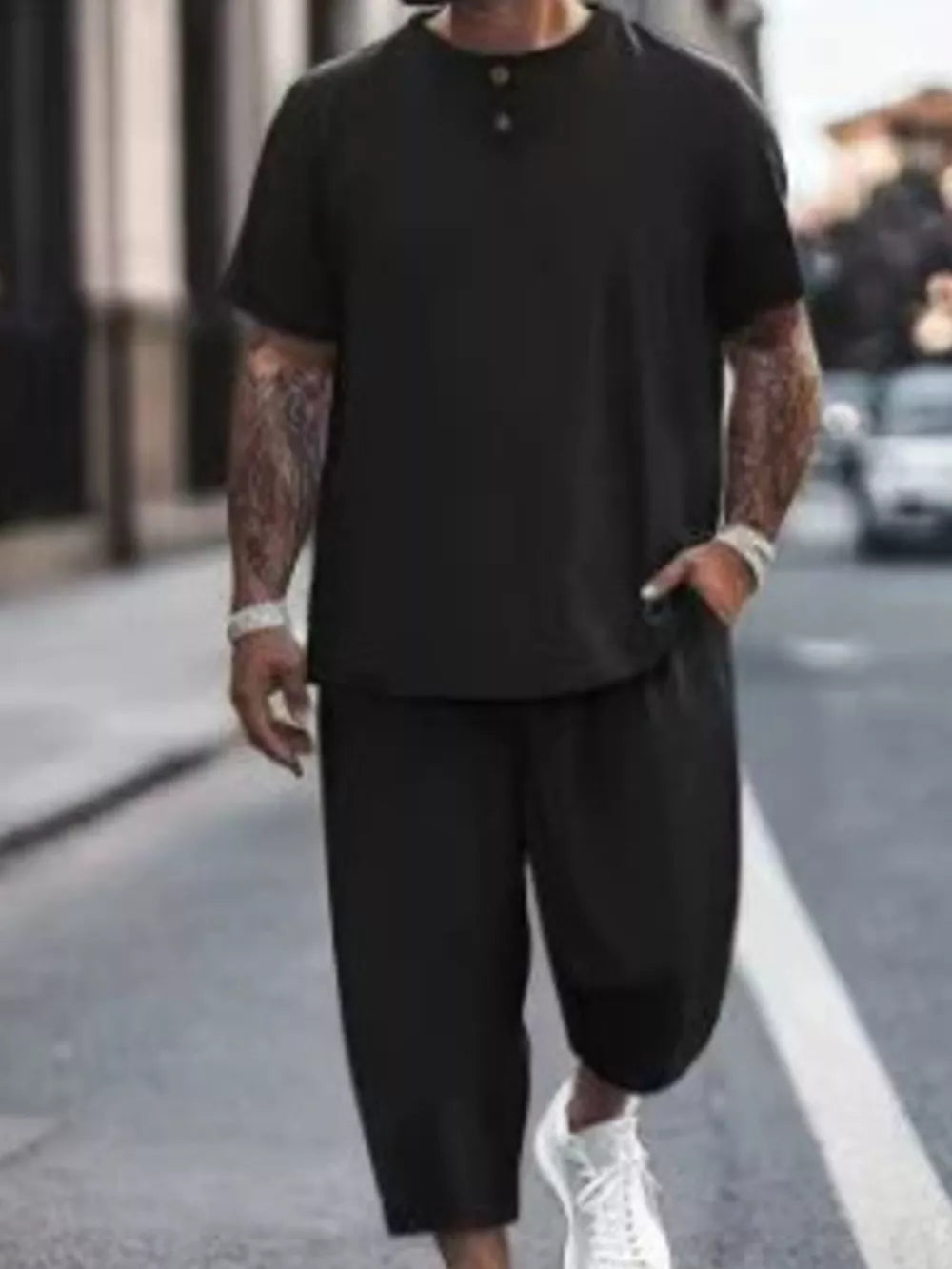Men's Plus Size Casual Short Sleeve Top And Pants Set, model styling view