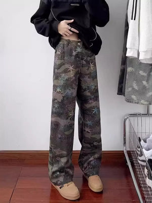 Camouflage wide-leg jeans with star accents in cotton blend.