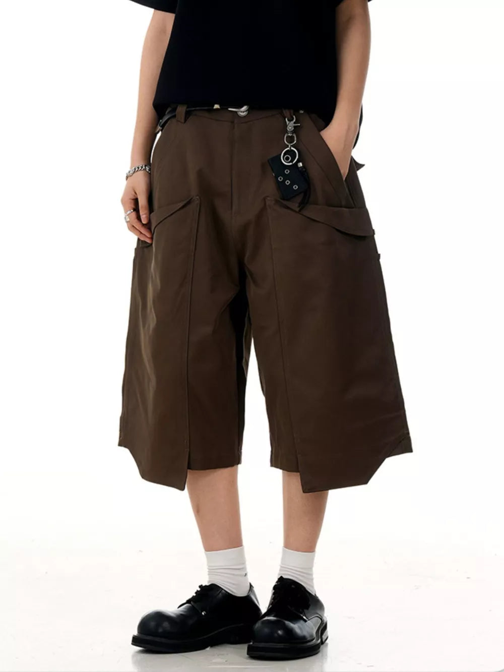 Men's Wide-leg Cargo Capris in Brown, front view