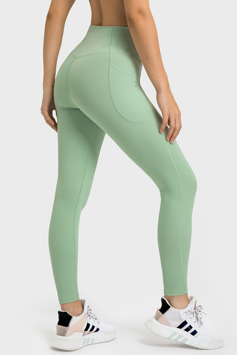 Mint performance leggings with pockets and sculpted waistband