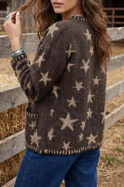 Stars Pattern Colorblock Long Sleeve Cardigan in Coffee Brown, close-up detail