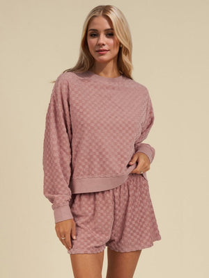 Pale Blush checkered loungewear set with round neck sweatshirt and shorts