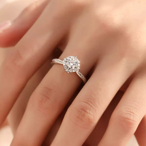 1 Carat 925 Sterling Silver Ring in Silver, front view