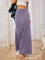 Flowing jersey maxi skirt in lilac with a comfortable waistband.