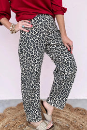 Chic cropped leopard print denim jeans with a straight leg fit.
