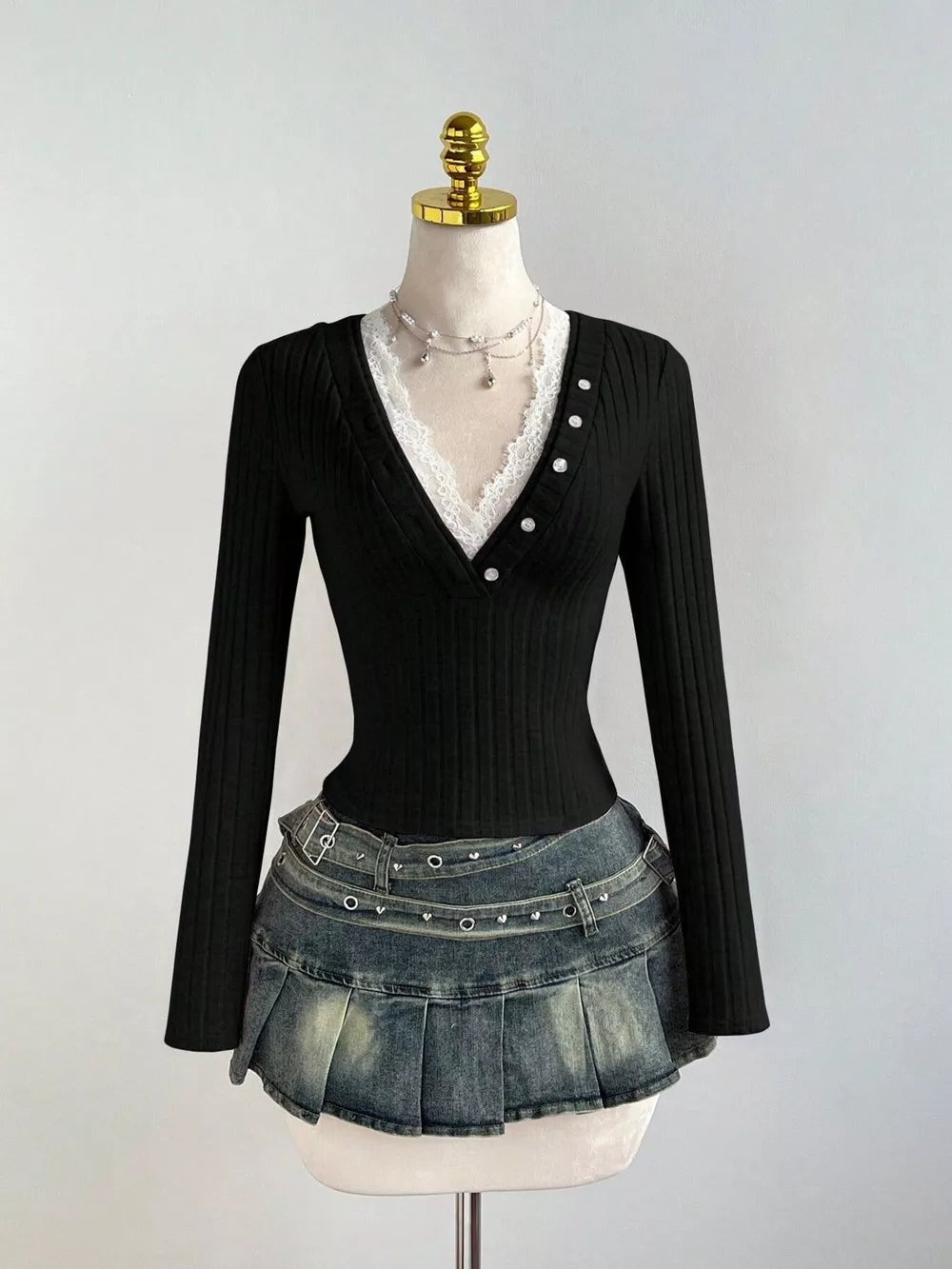 V-neck Lace Trim Ribbed Knit T-shirt, editorial view