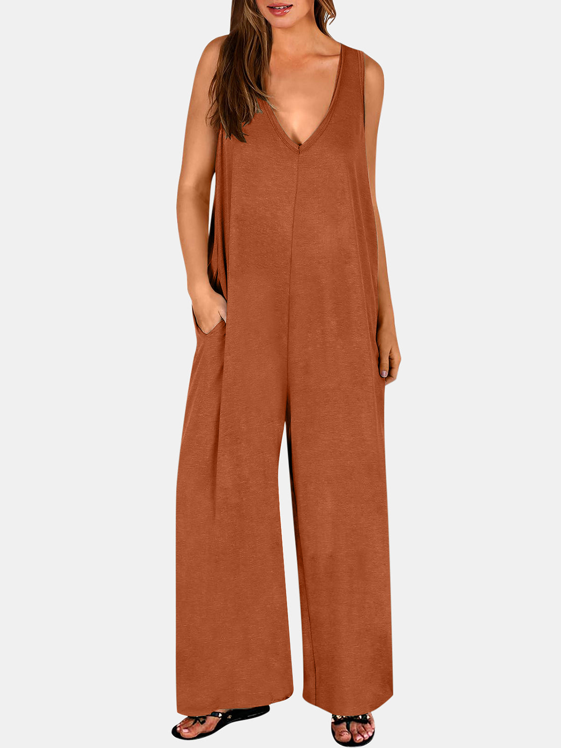 Flowing palazzo jumpsuit in caramel with V-neck and side pockets
