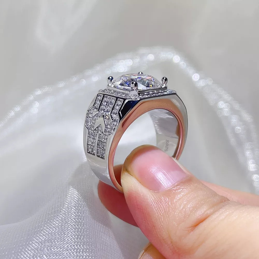 0.3 Carat 925 Ring, side view