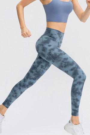 Cloud-Wash High-Waist Performance Leggings in Dusty Blue tie-dye with a full-length cut.