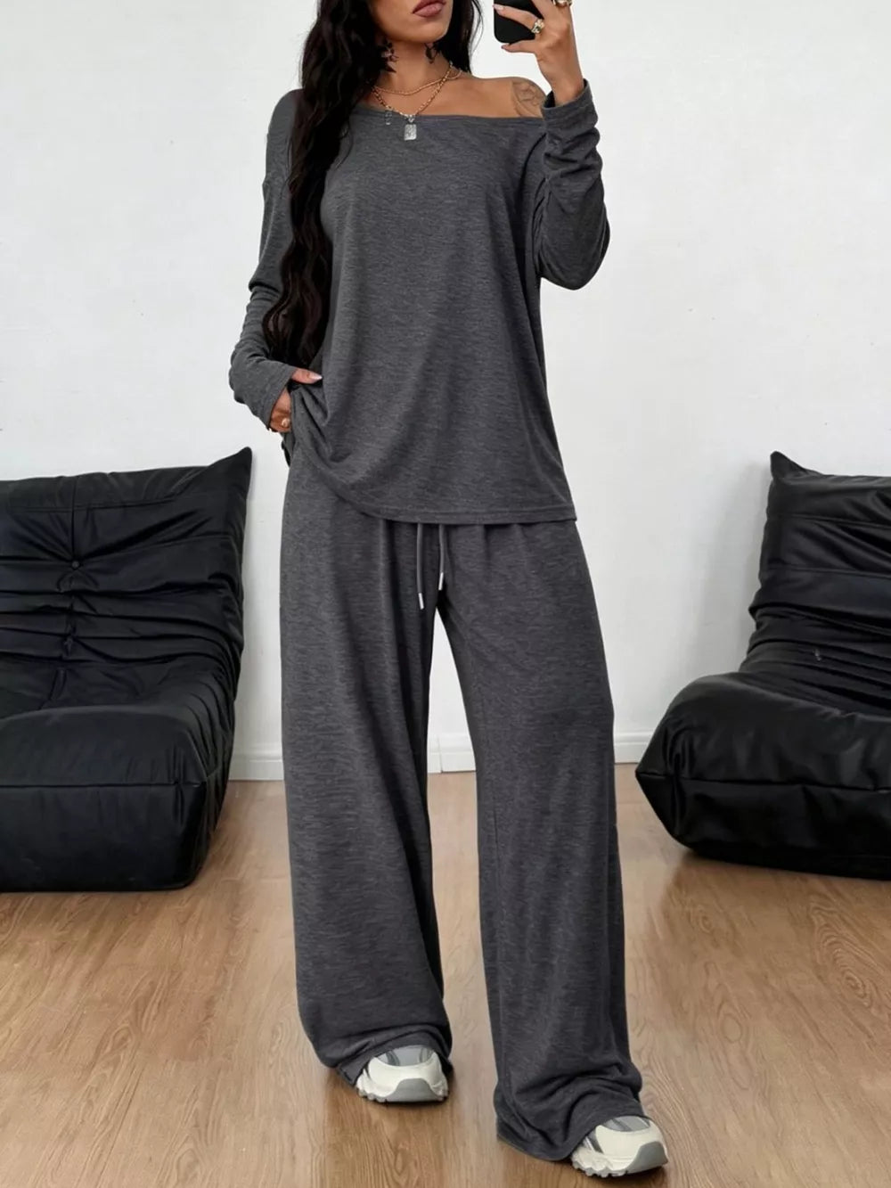 Loose Fit One-shoulder T-shirt And Pants Set Plus Size in Black, product detail