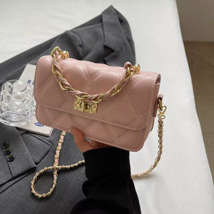 Quilted Chain Strap Crossbody Bag in Pink, side view