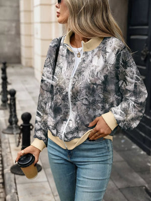 sweatshirt in white with zipper and hip-length