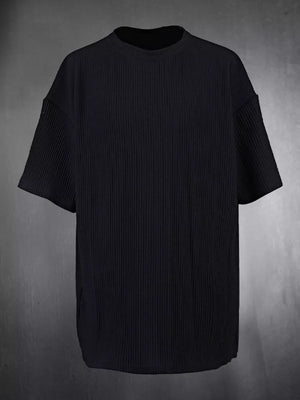 Black ribbed t-shirt with crew neck and short sleeves