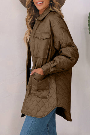 Quilted utility jacket in camel with button pockets and collar.