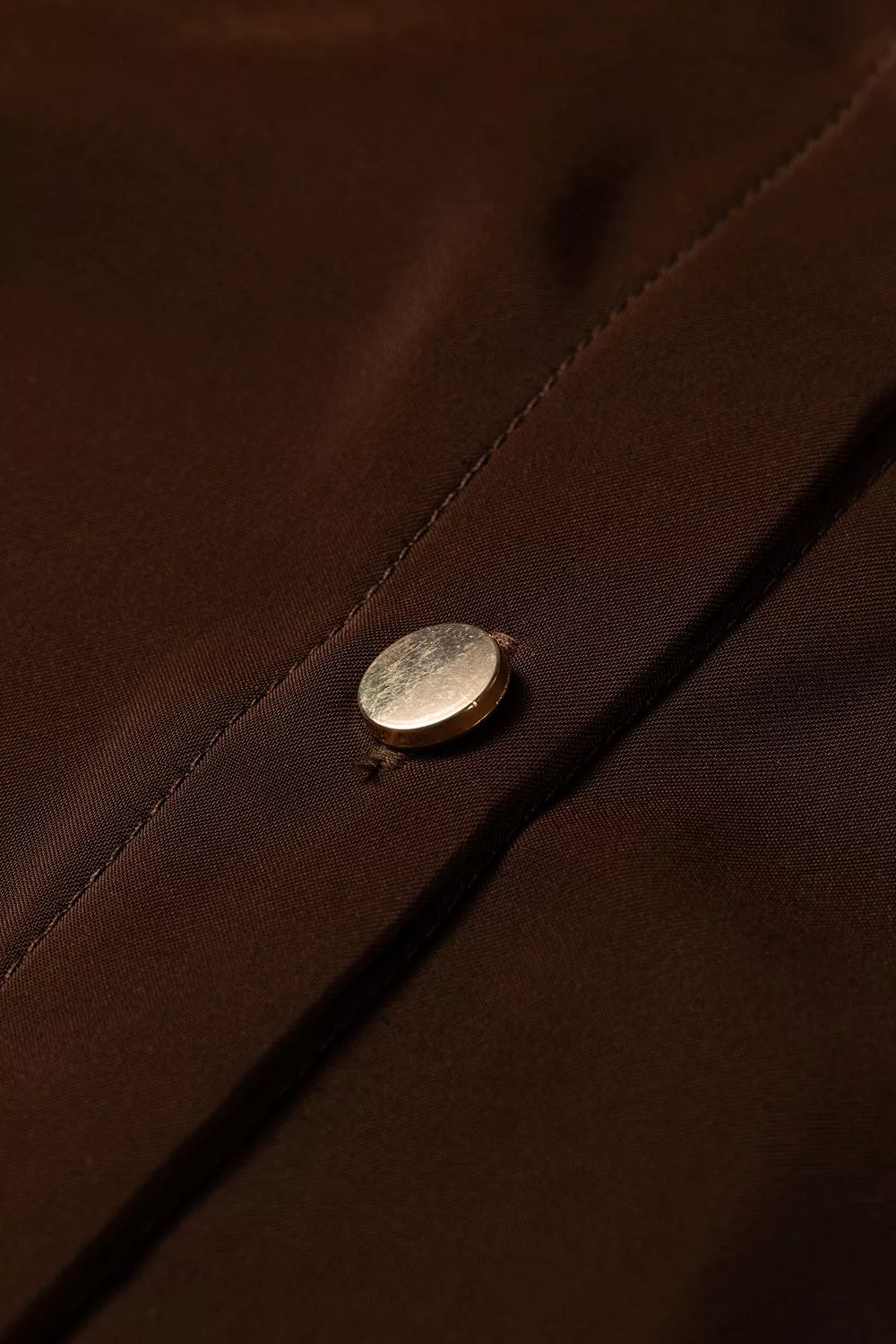 button-up shirt in Dark Brown