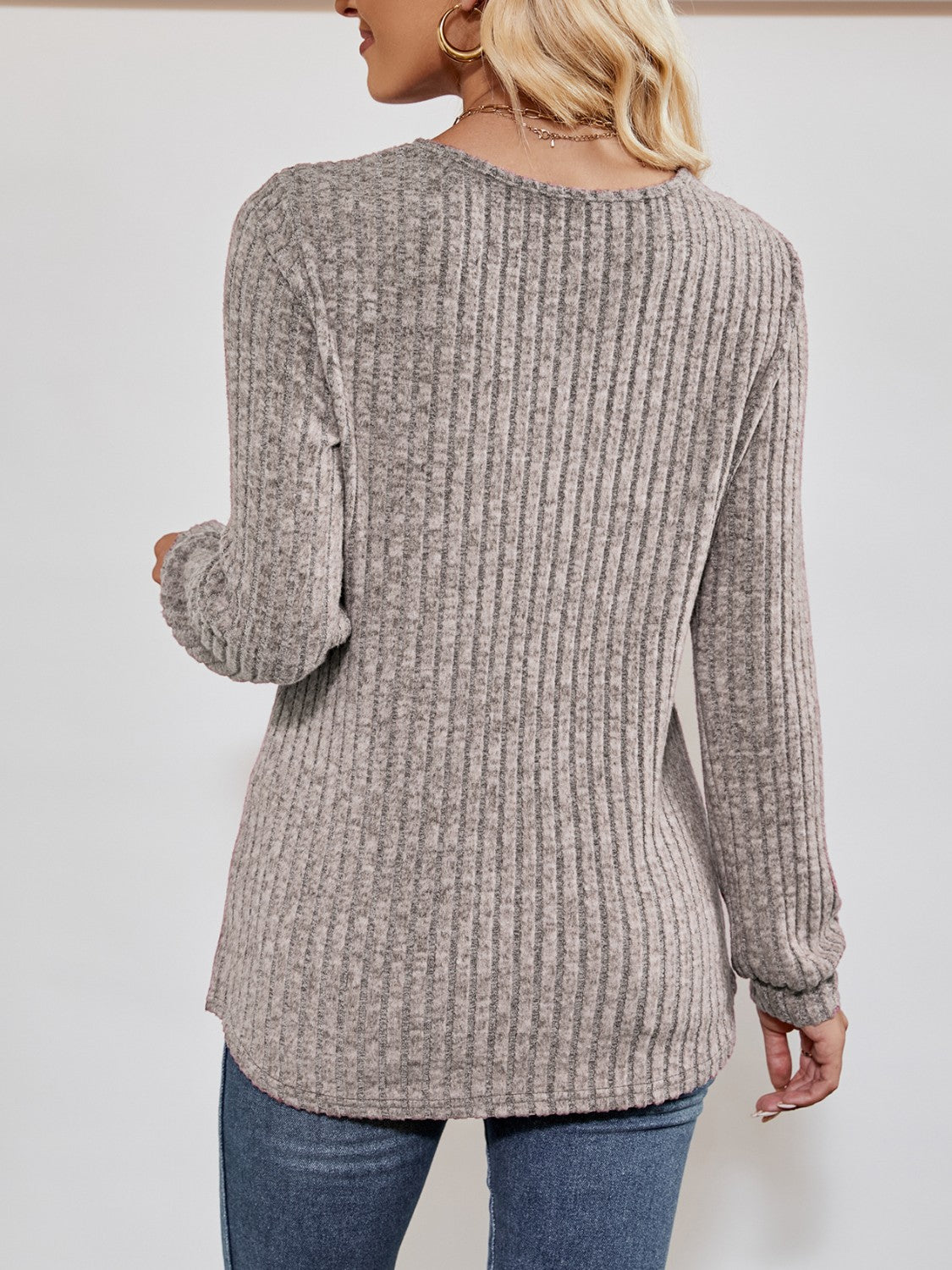 Textured ribbed V-neck pullover in Khaki with long sleeves and a casual fit.
