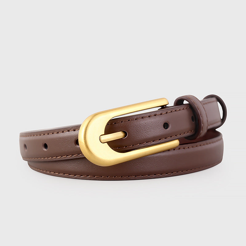 Matte buckle leather belt in brown with gold buckle detail.
