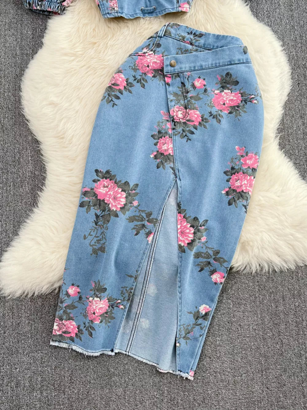 Floral sweetheart cami and skirt denim set with pink floral print and front slit skirt