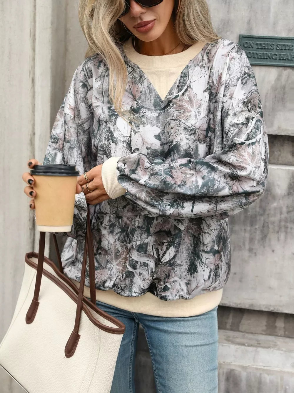 Pink sweatshirt with hip-length and pullover