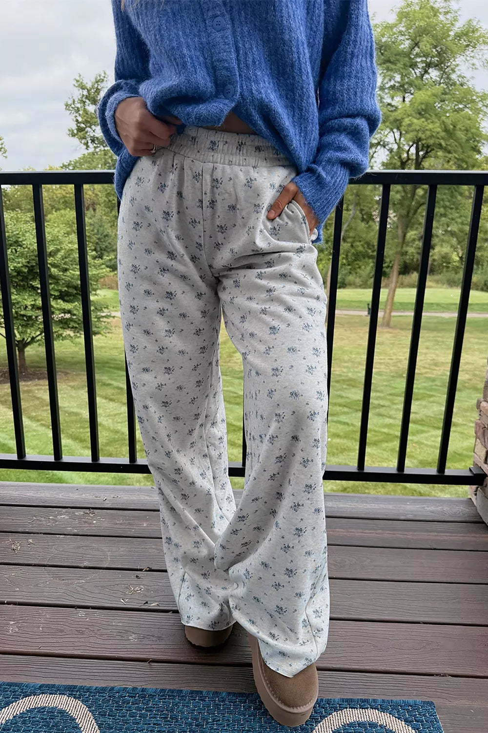 Floral Print Elastic Waist Pants in Light Gray, close-up detail