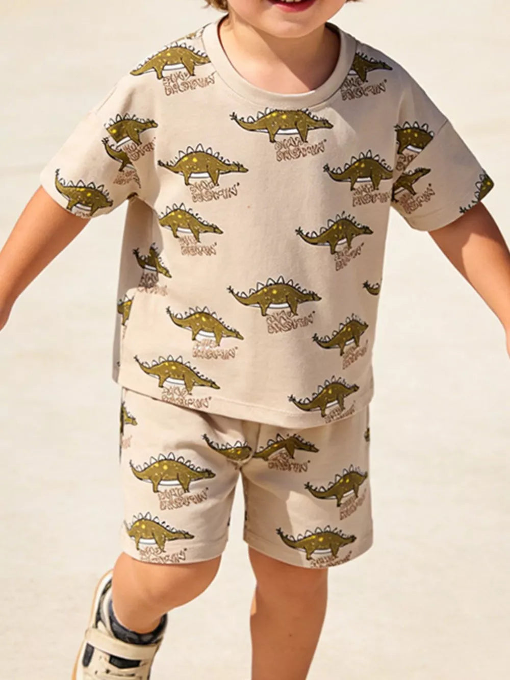 Toddler beige cotton dinosaur print t-shirt and shorts set