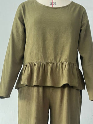 Army green ruffled hem two-piece set with long sleeves and pockets.