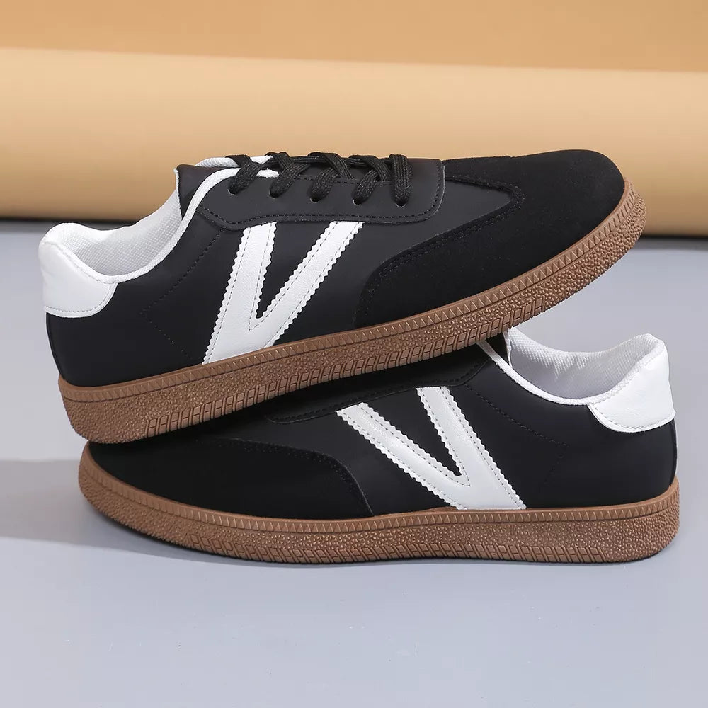 Round Toe Lace Up Sneakers in White, close-up detail