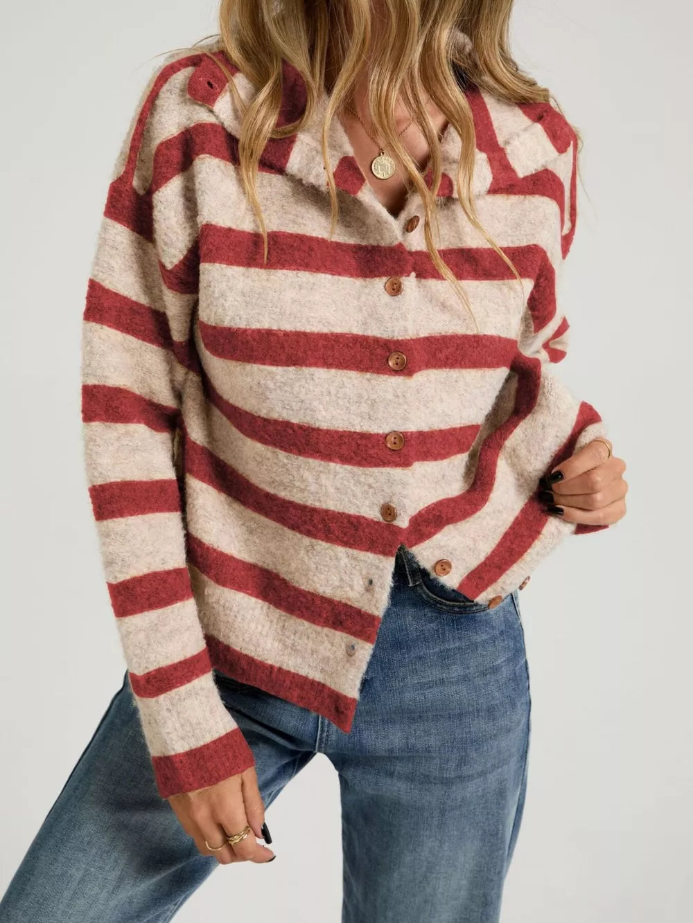 Khaki cardigan with waist-length and button-front